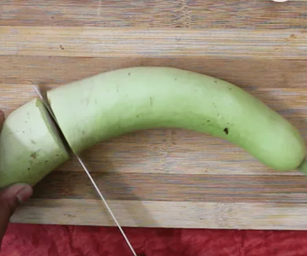 Fresh Half Cut Loki/ Kadu/ bottle gourd 300gm (± 20 gm)